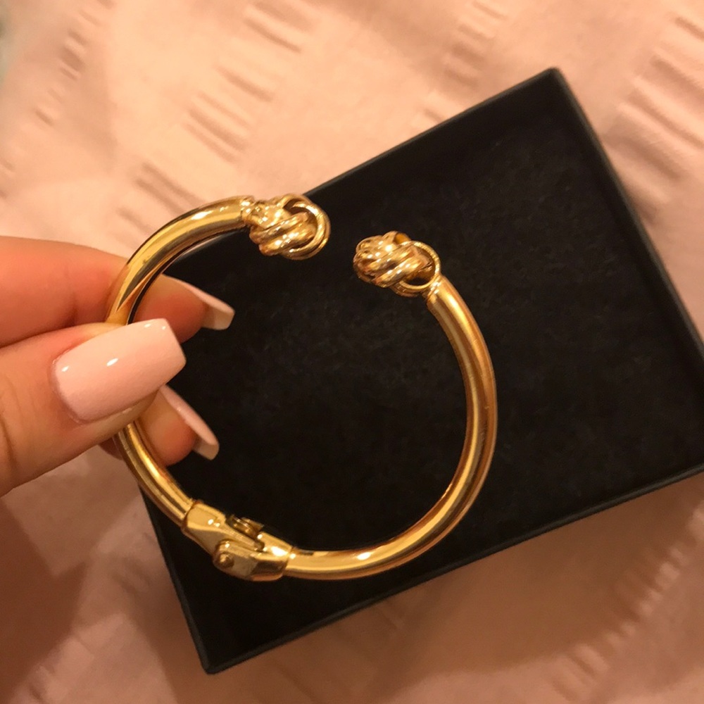 Gold Knot Bracelet